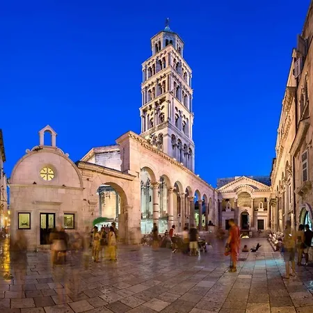 Apartment With Large Garden In The Heart Of Split