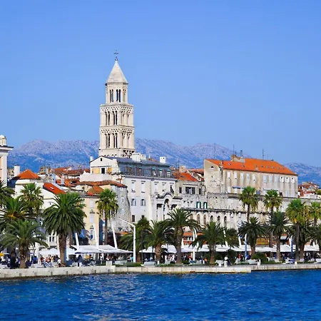 Apartment With Large Garden In The Heart Of Split